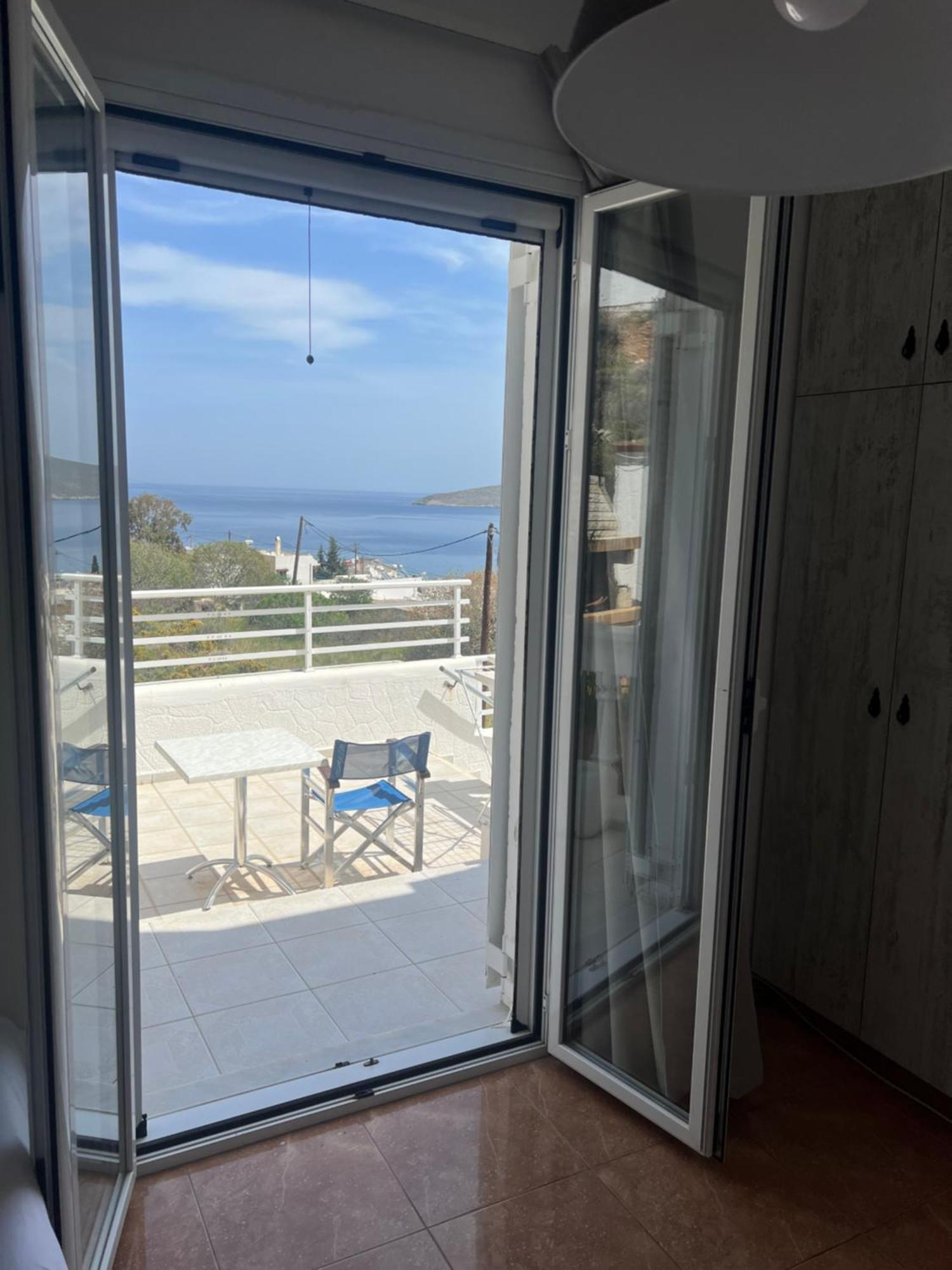 Nikos Studios Livadia  Buitenkant foto