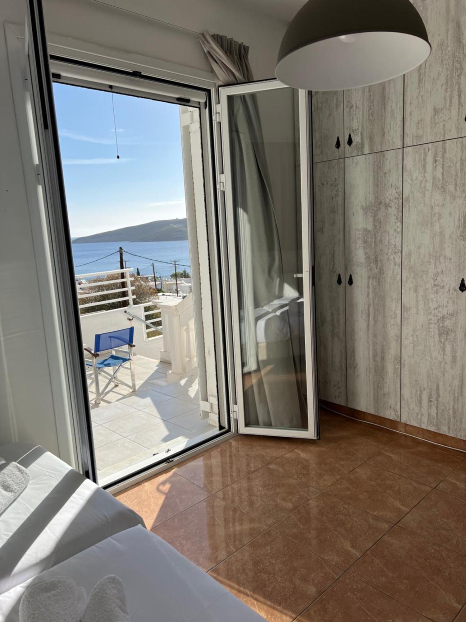 Nikos Studios Livadia  Buitenkant foto