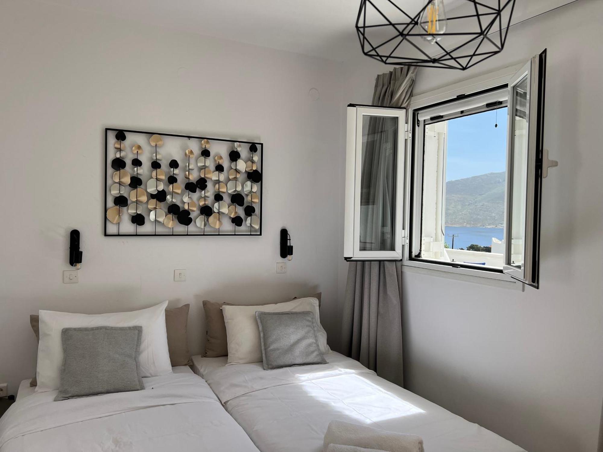 Nikos Studios Livadia  Buitenkant foto
