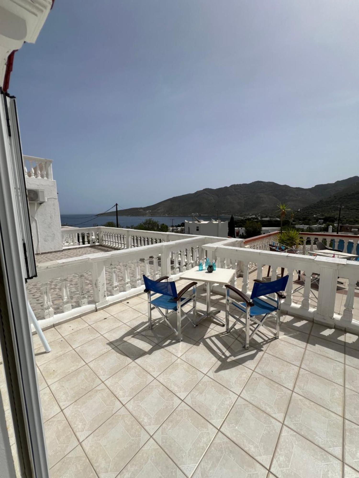 Nikos Studios Livadia  Buitenkant foto