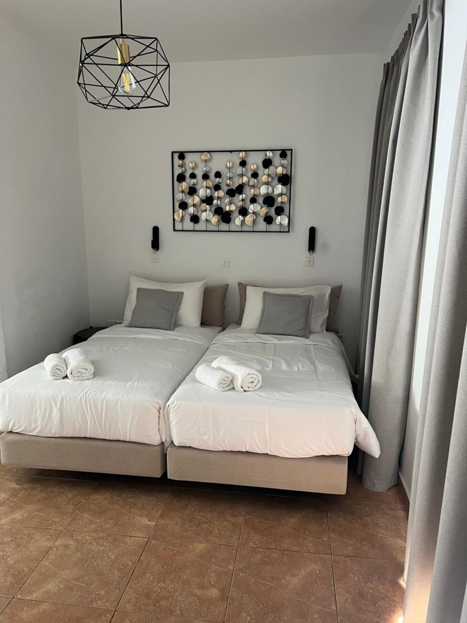 Nikos Studios Livadia  Buitenkant foto