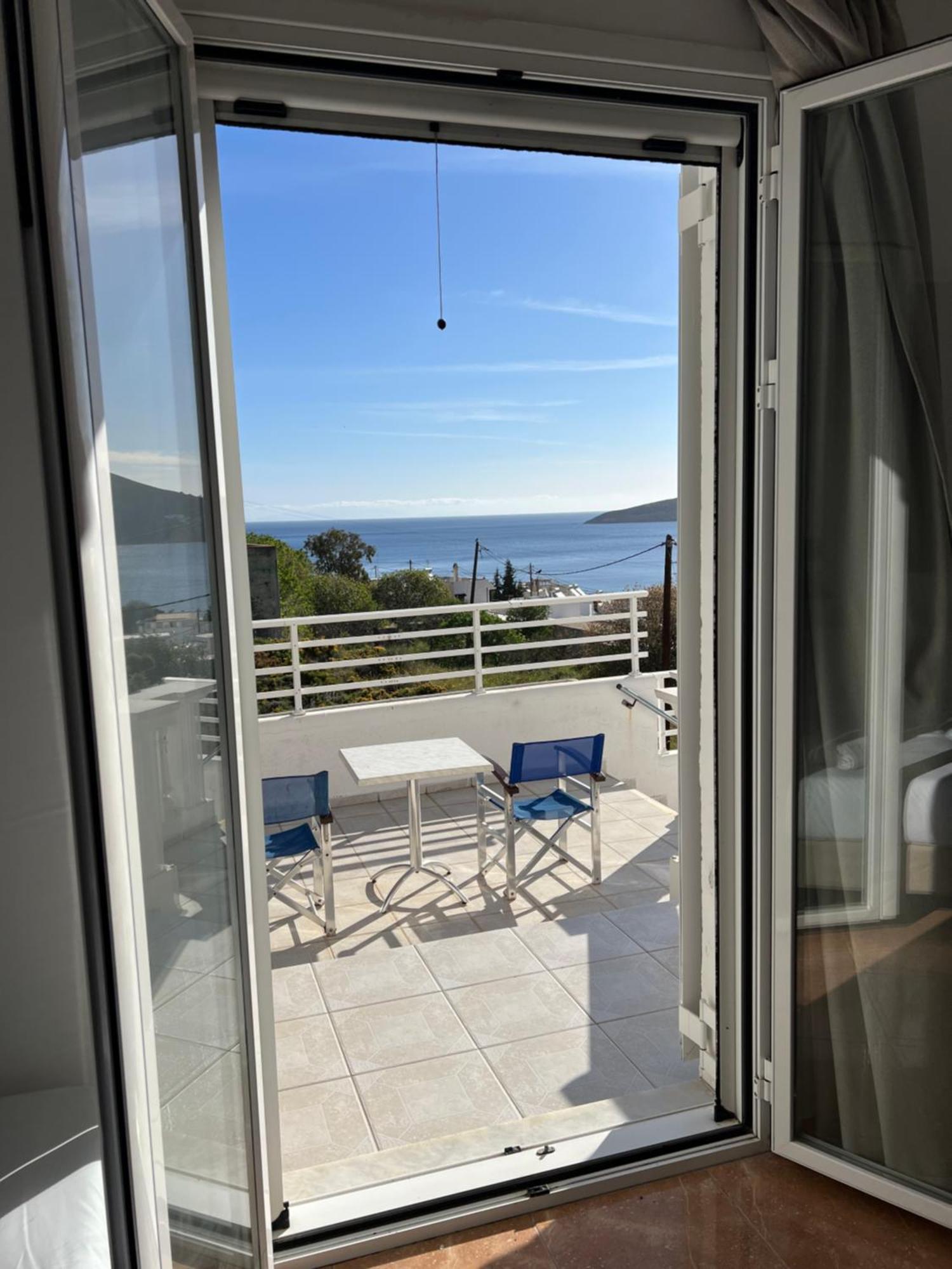 Nikos Studios Livadia  Buitenkant foto