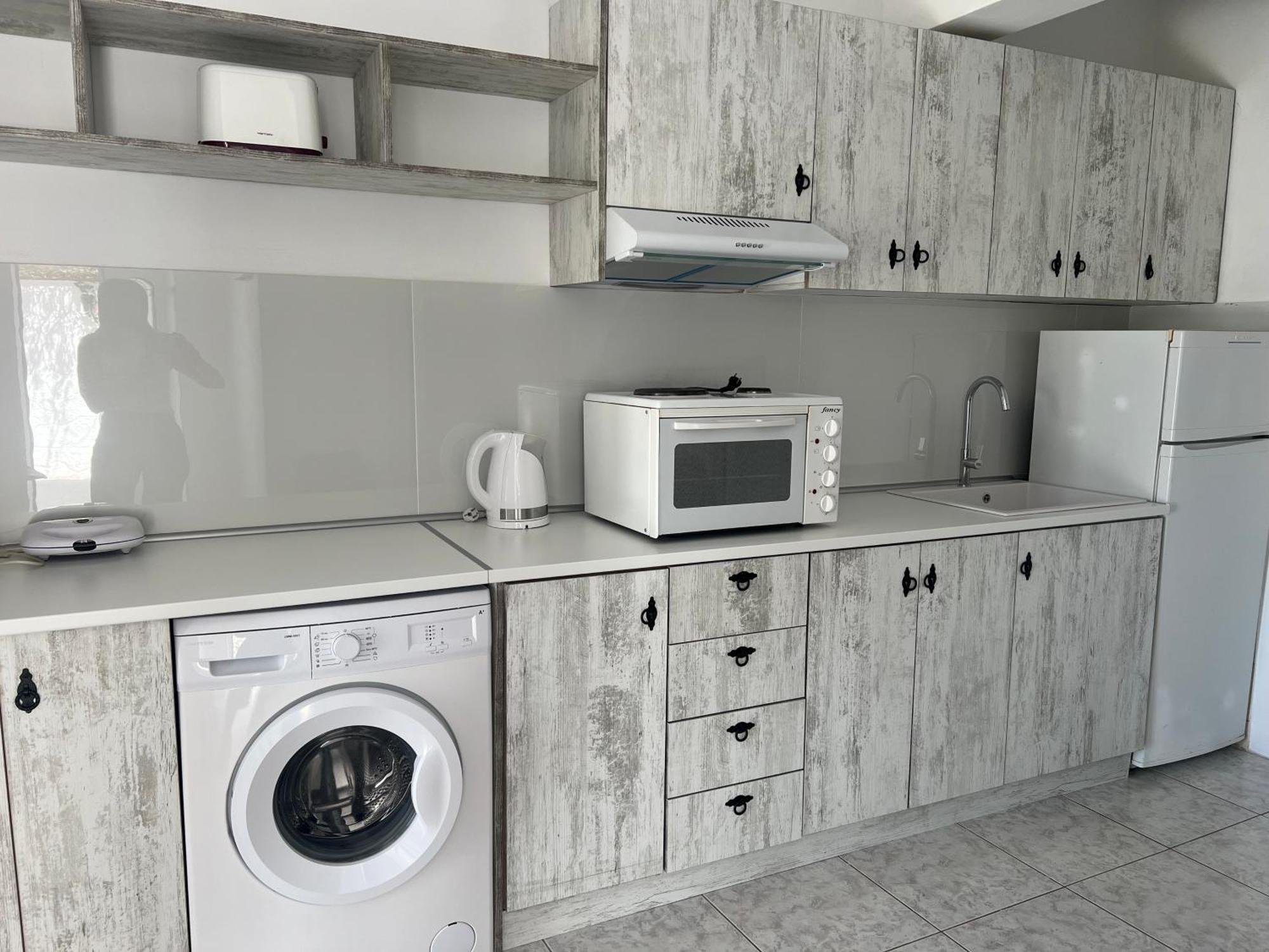 Nikos Studios Livadia  Buitenkant foto