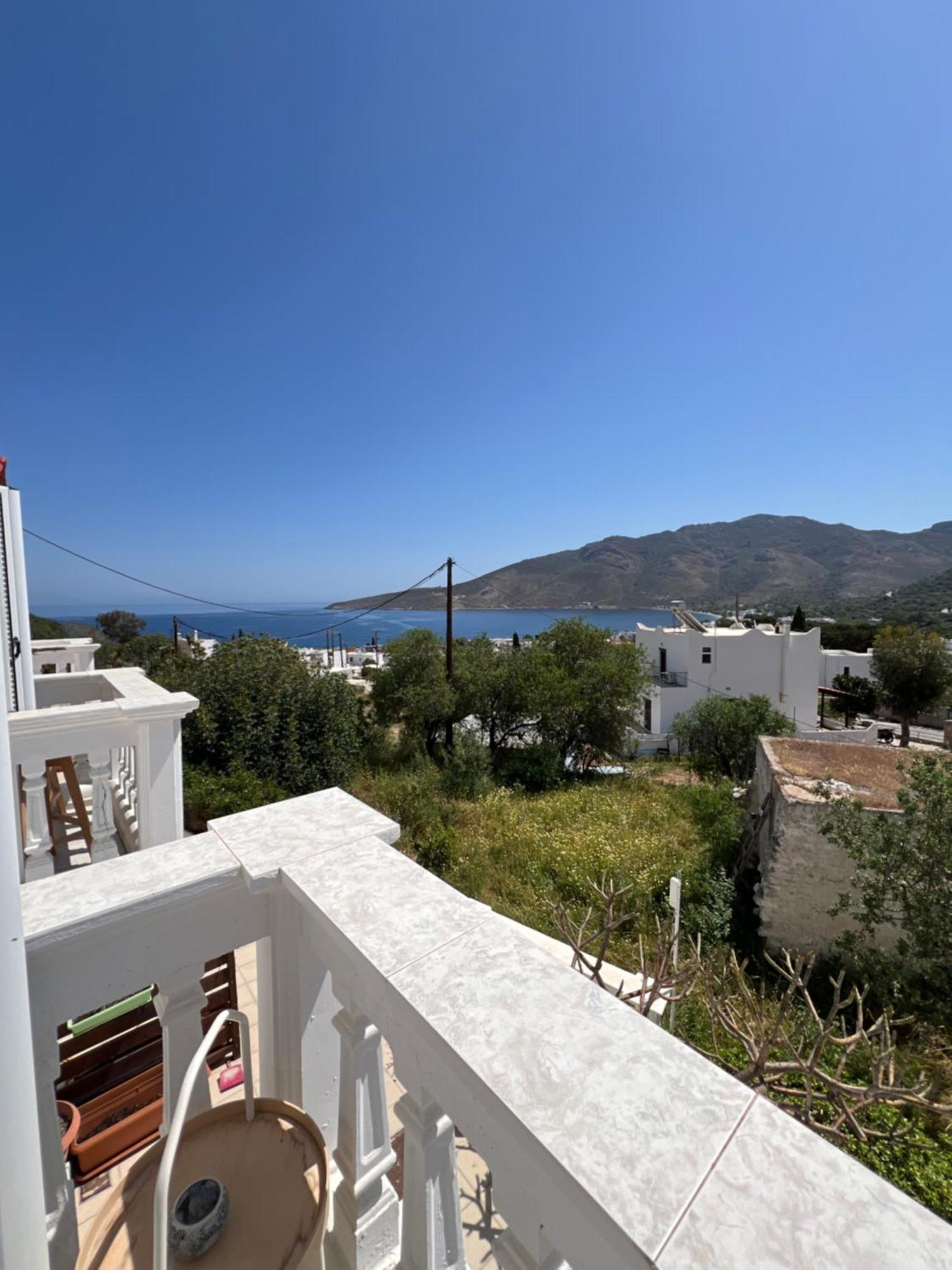 Nikos Studios Livadia  Buitenkant foto