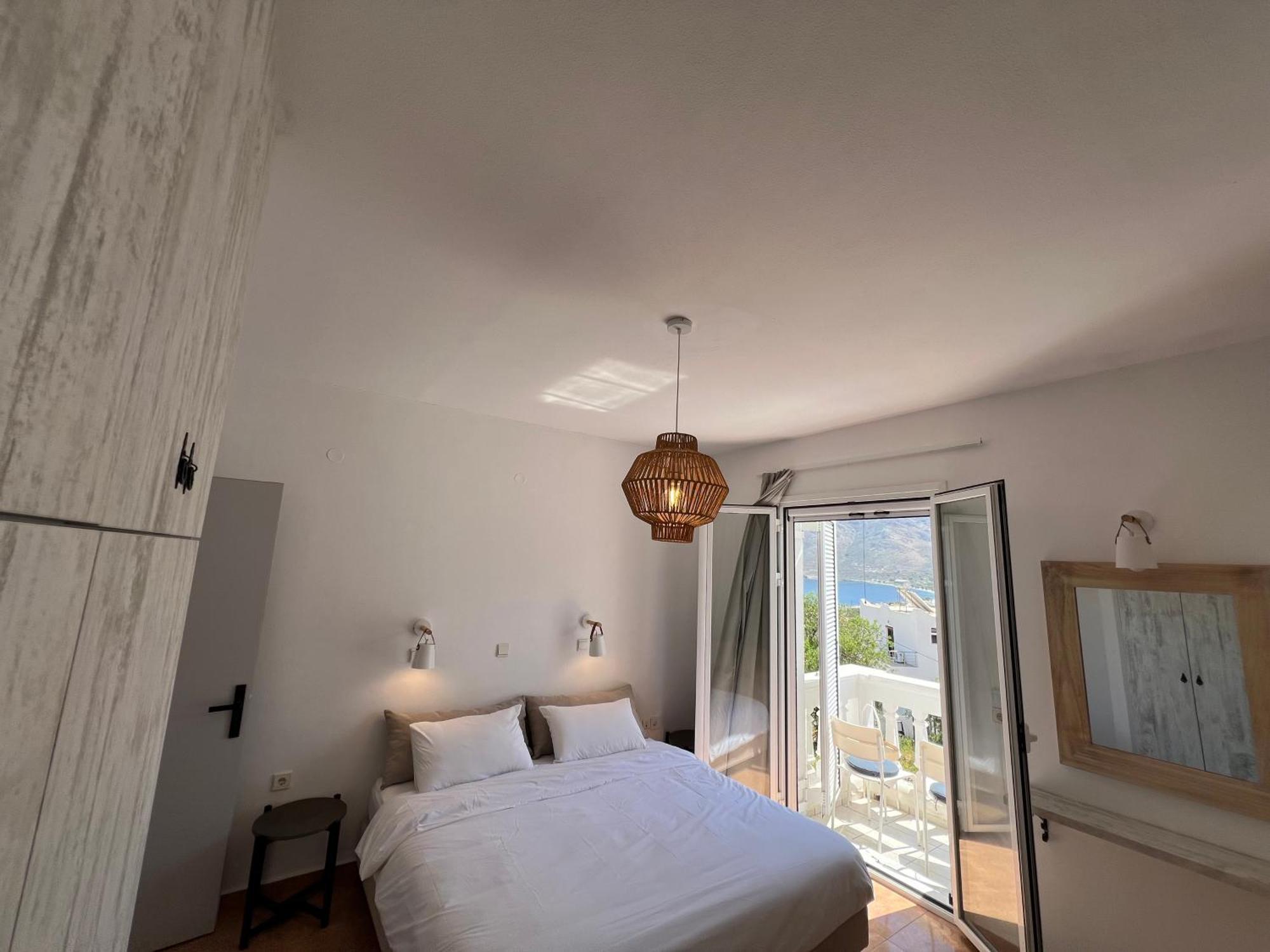 Nikos Studios Livadia  Buitenkant foto
