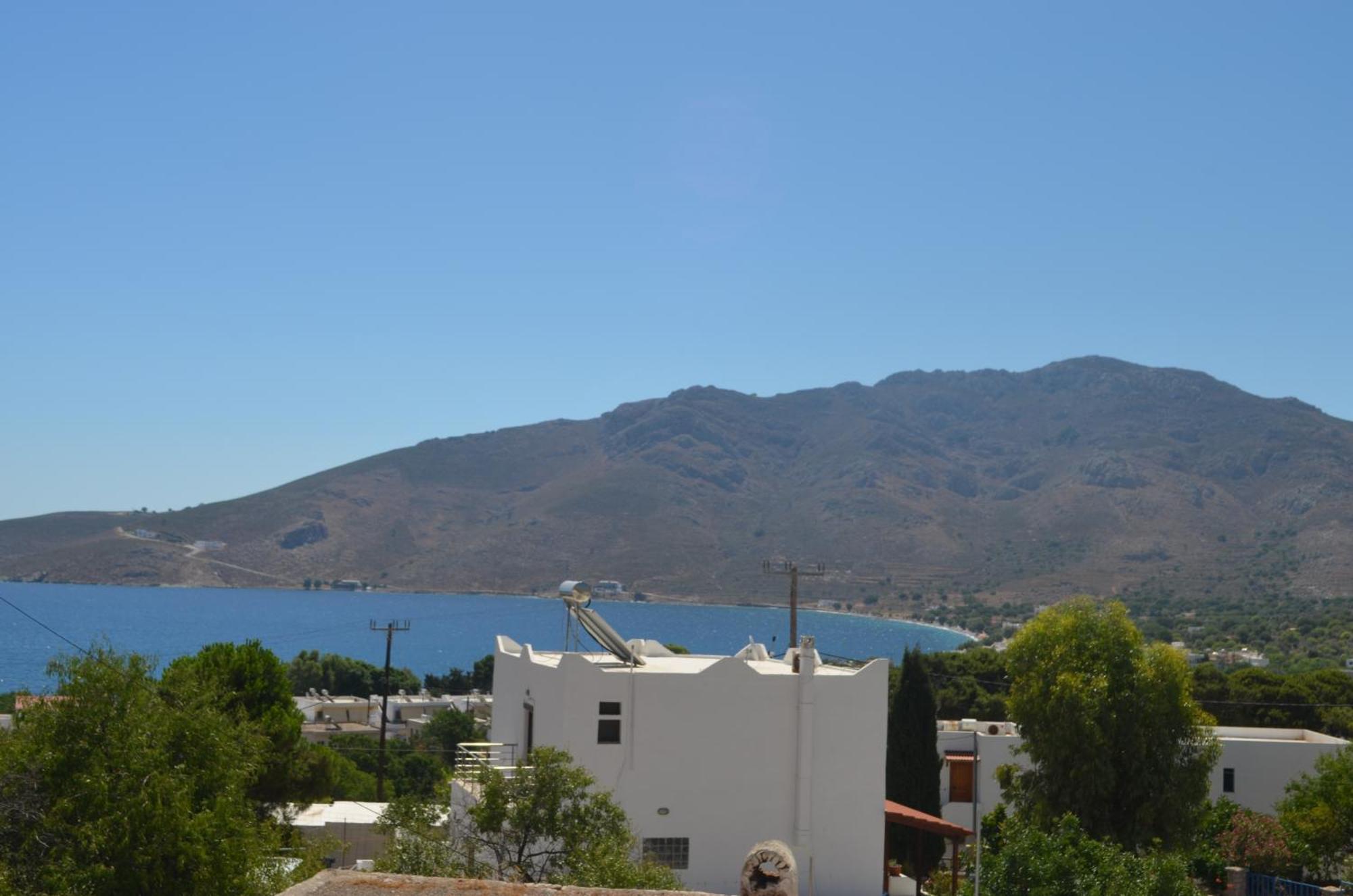 Nikos Studios Livadia  Buitenkant foto