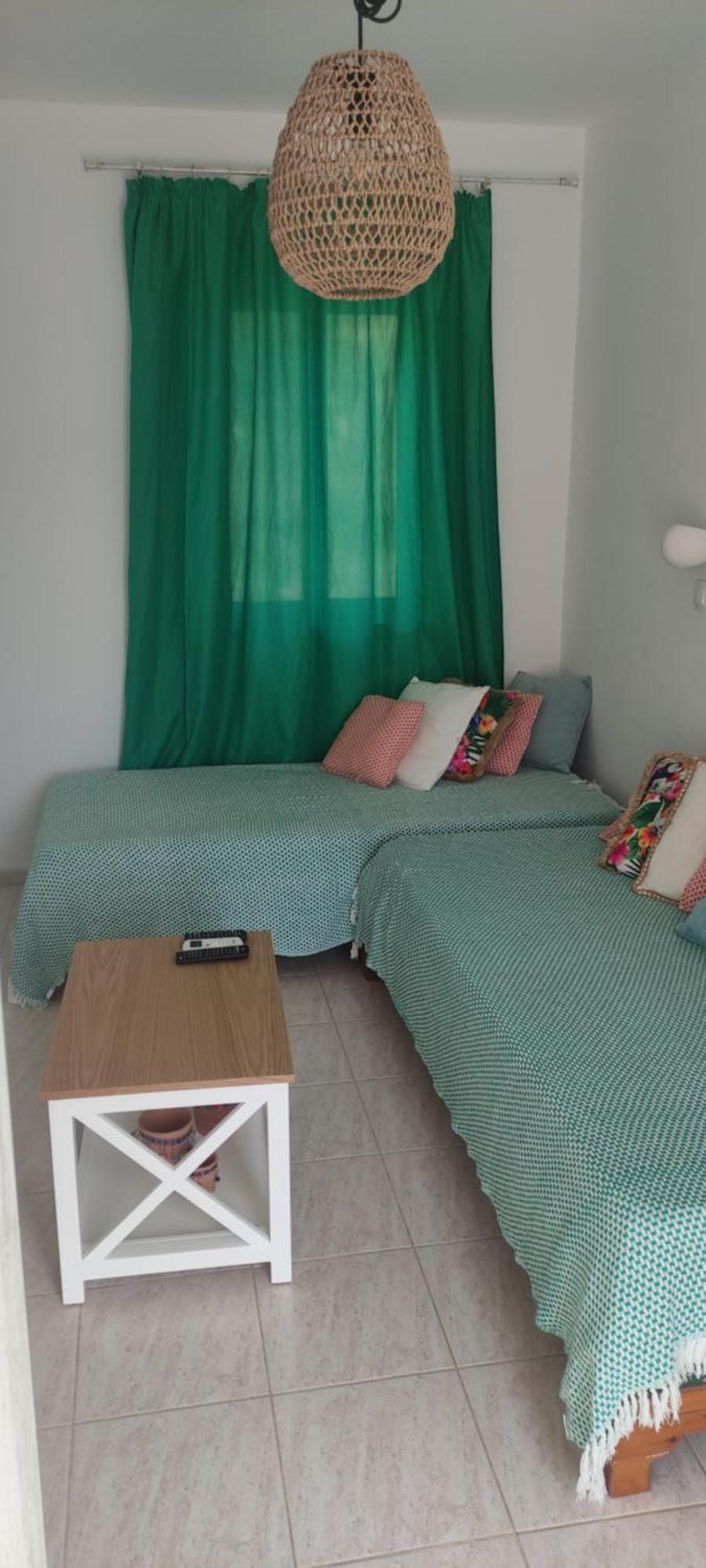 Nikos Studios Livadia  Kamer foto
