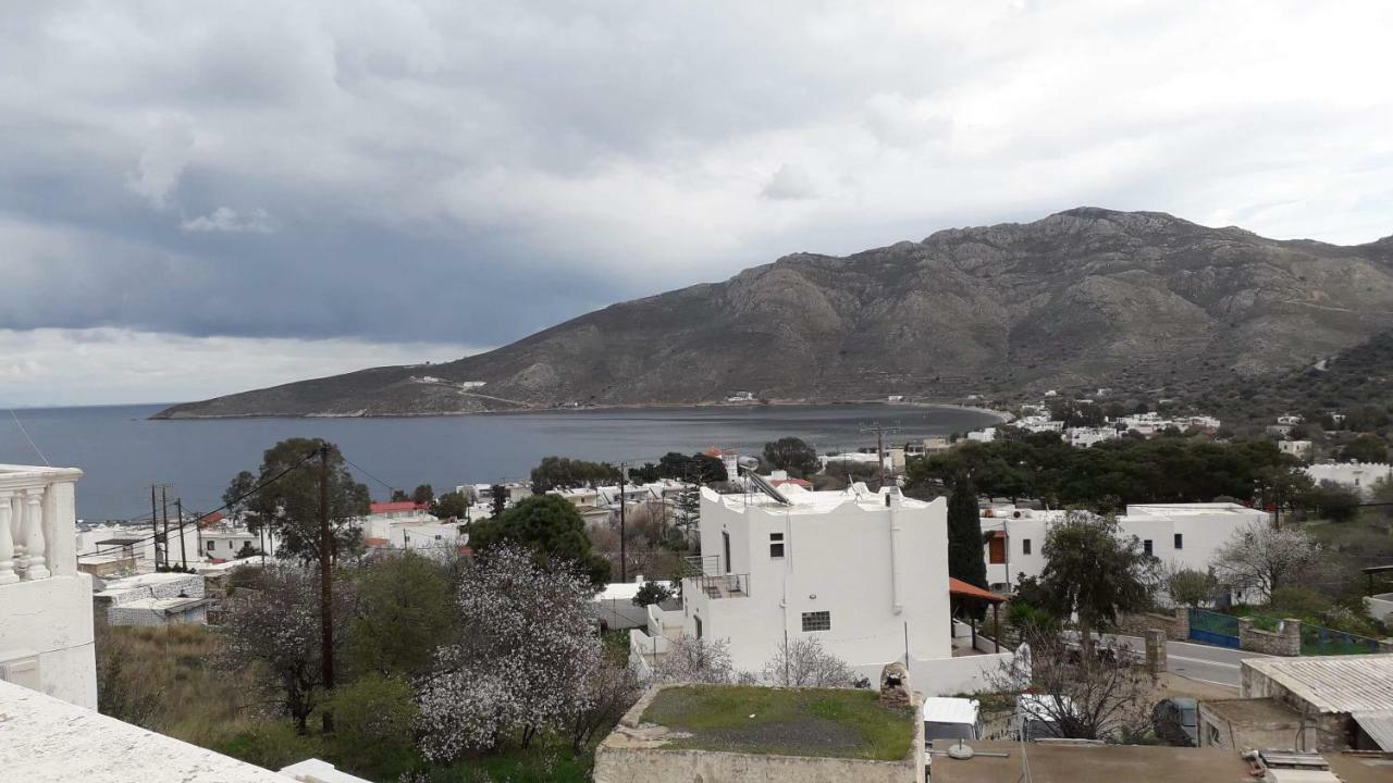 Nikos Studios Livadia  Buitenkant foto