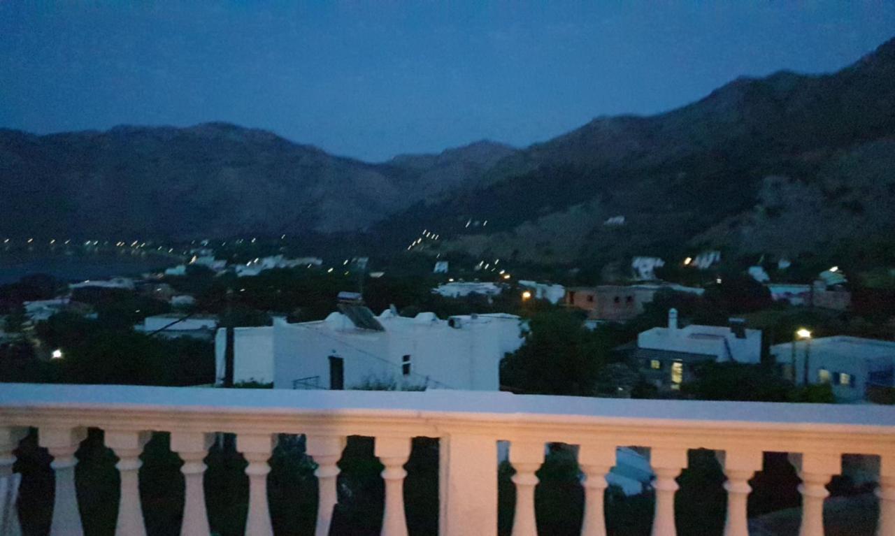 Nikos Studios Livadia  Buitenkant foto